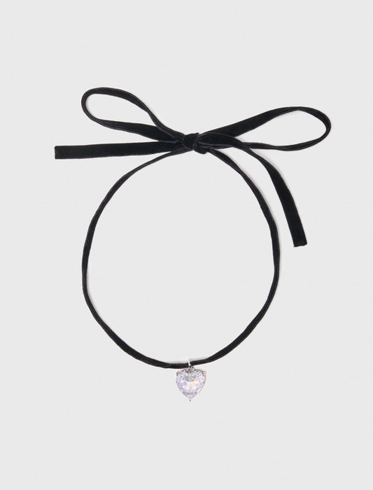 Heart necklace with velvet cord Black