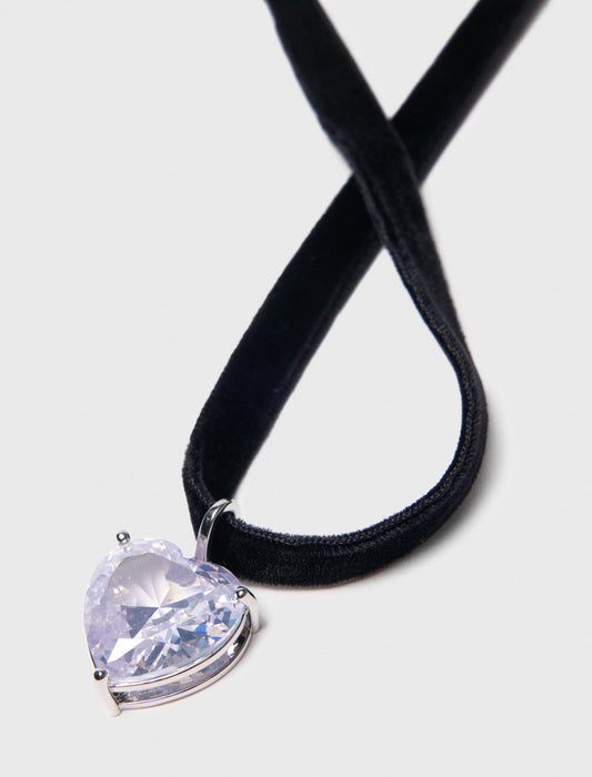 Heart necklace with velvet cord Black