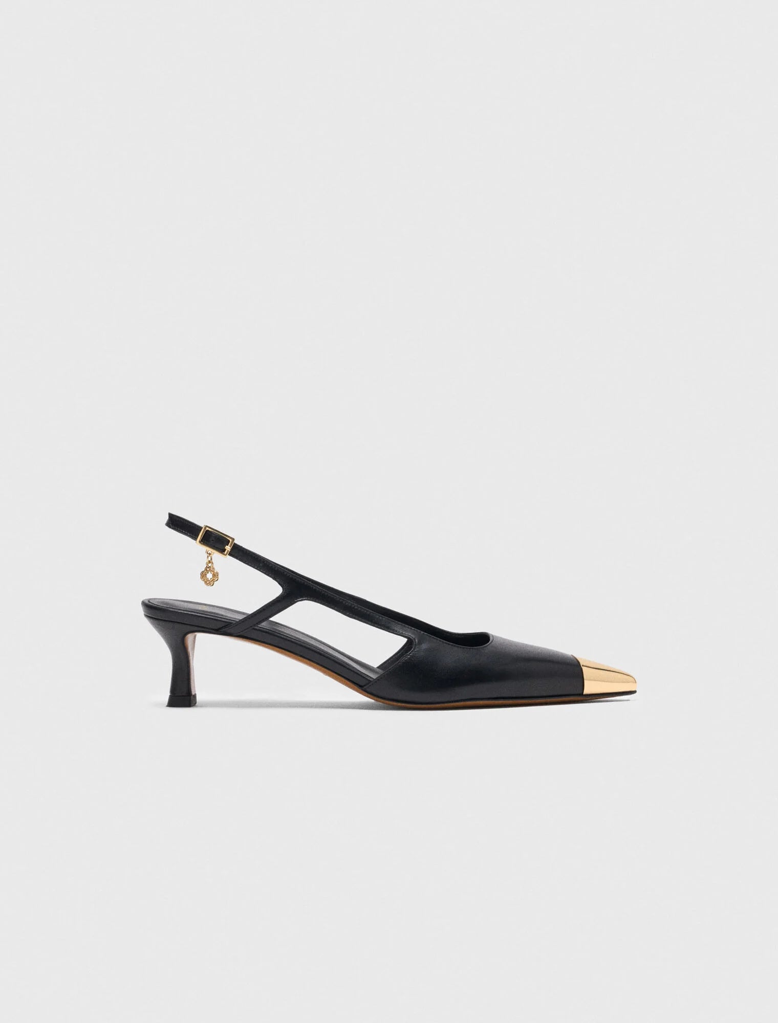 Smooth leather slingback pumps Black