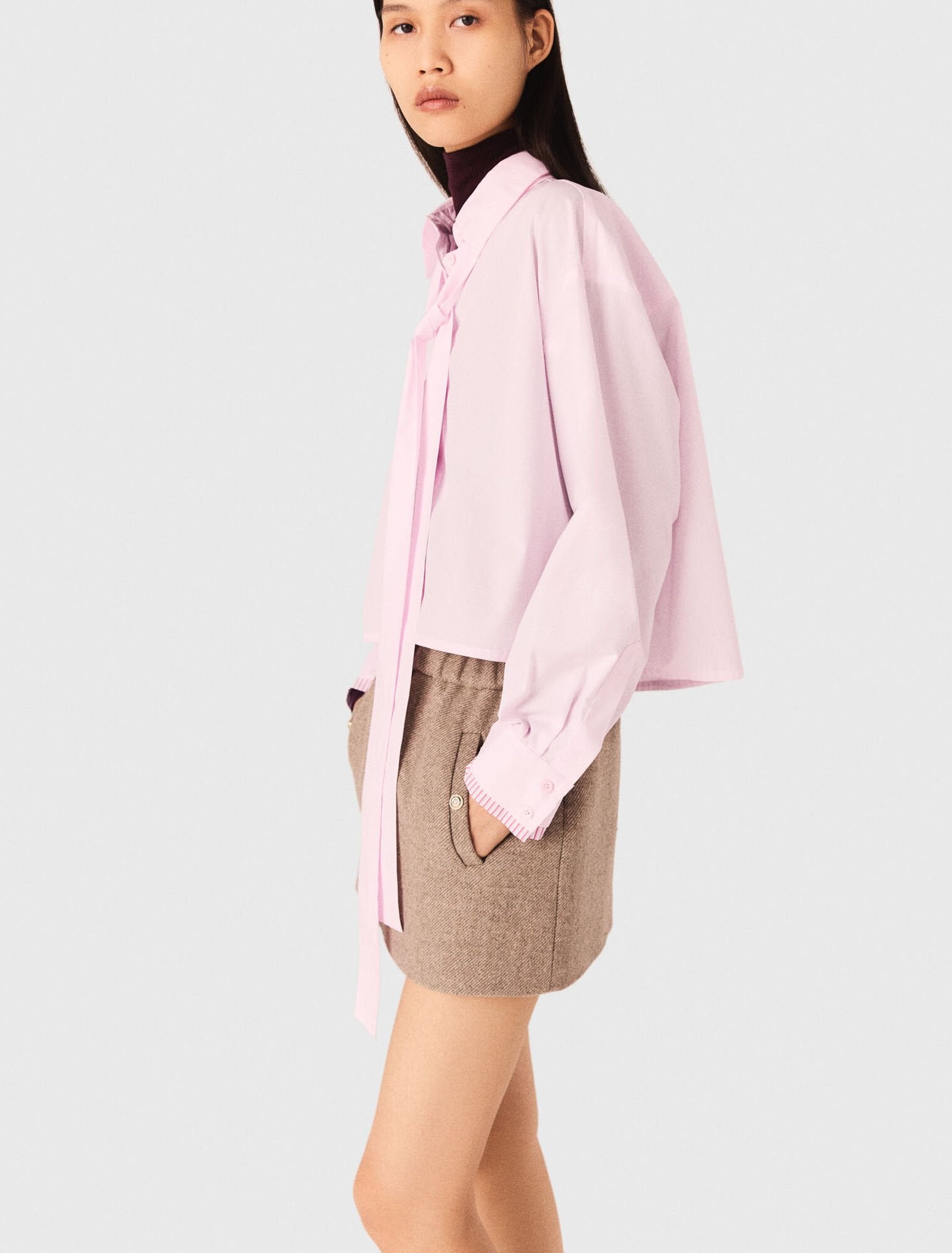 Short shirt with pussy bow