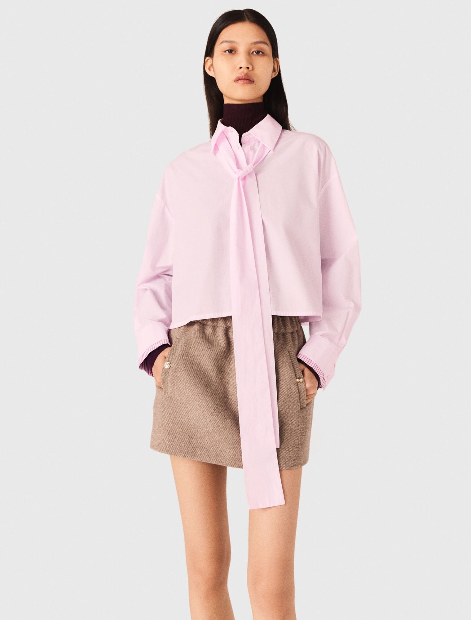 Short shirt with pussy bow