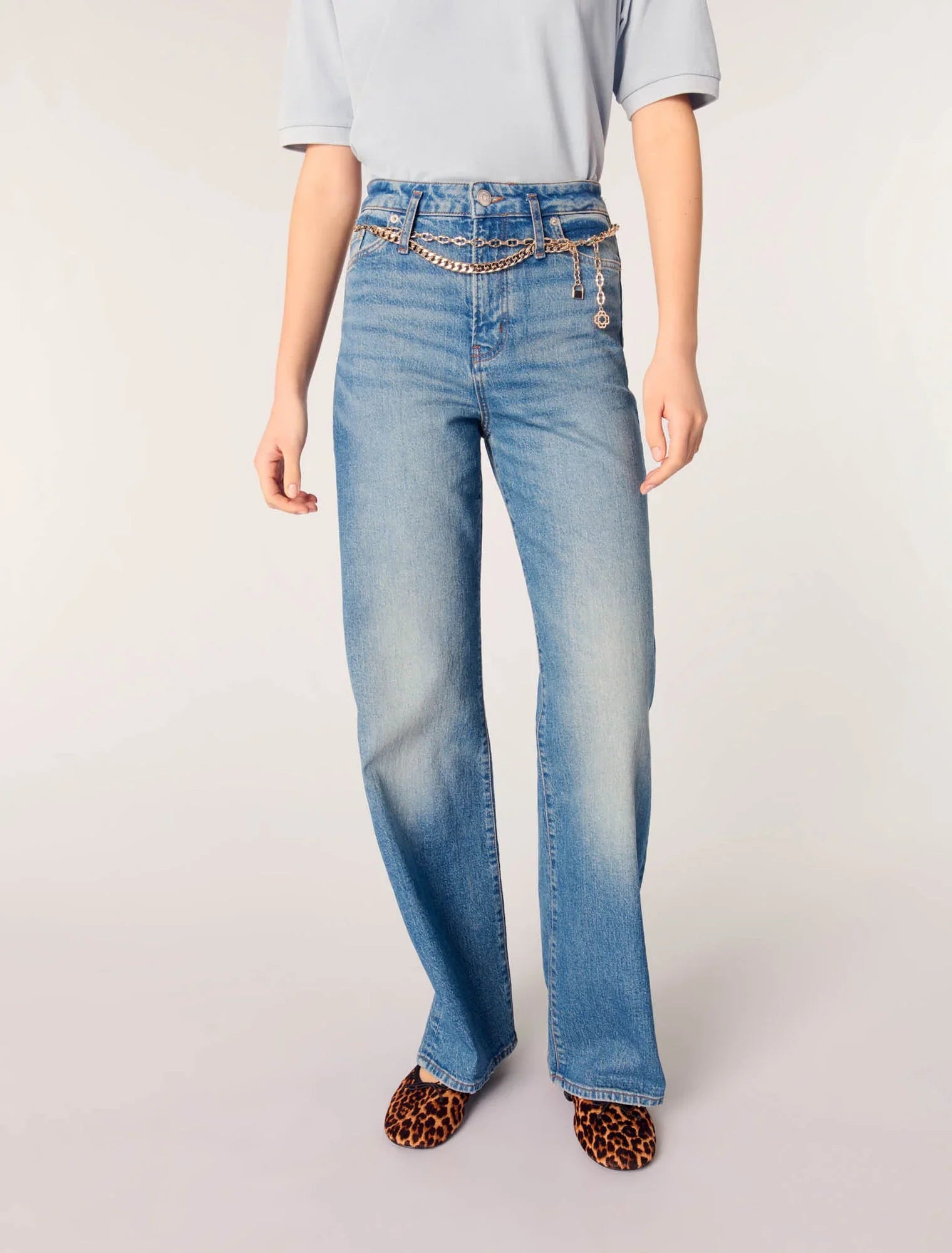 Blue-Jeans with chain-link belt