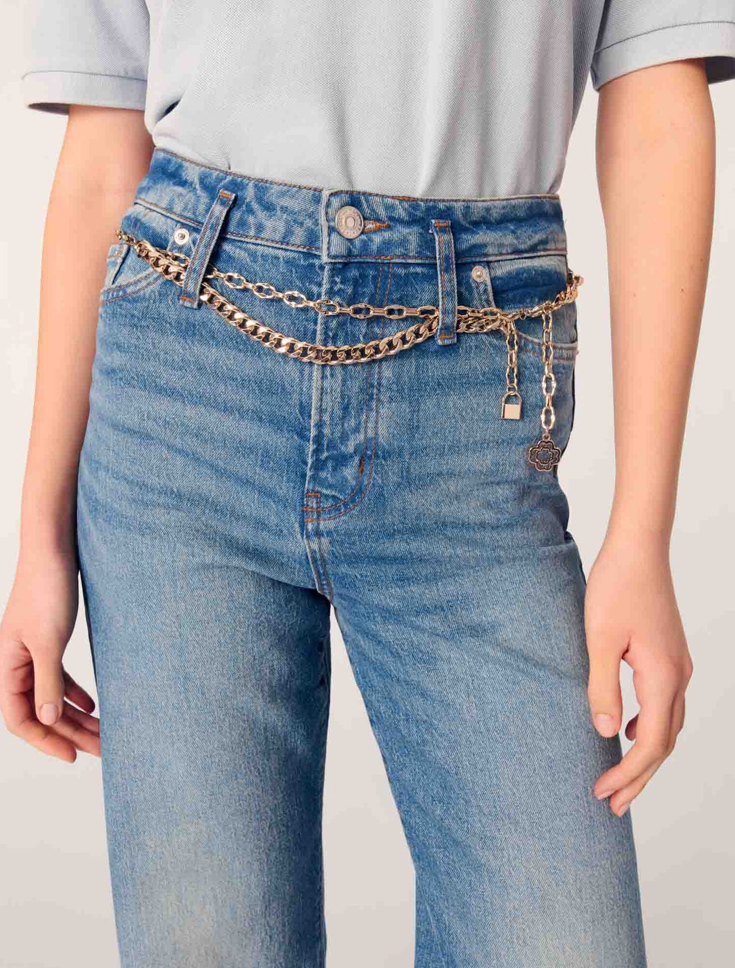 Blue-Jeans with chain-link belt