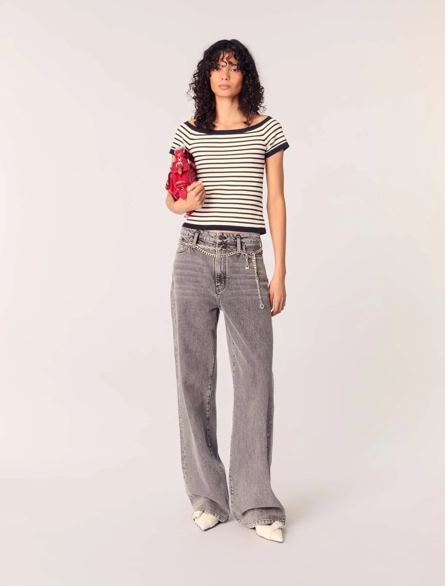 Grey-featured-Wide-Leg Jeans With Chain-Link Belt