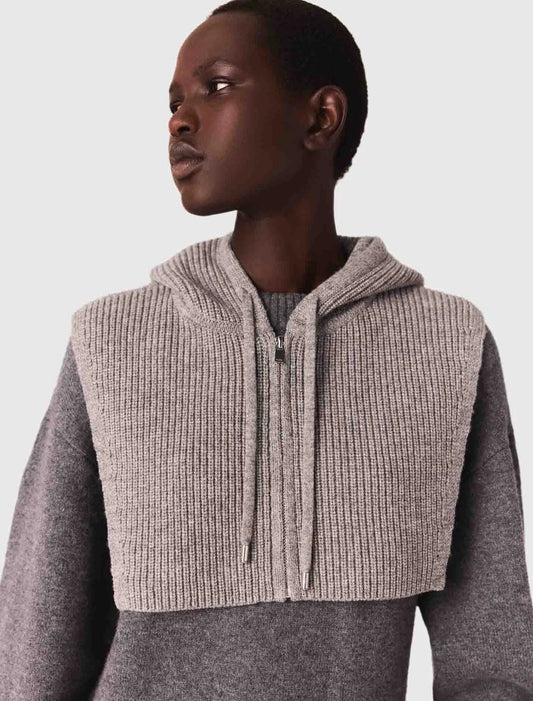 فستان ماكسي باللون الرمادي والأسود