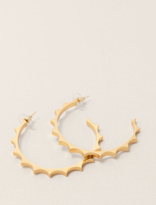 Gold-Gold tapered metal hoop earrings