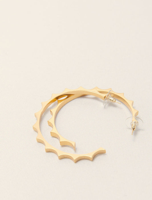 Gold-Gold tapered metal hoop earrings