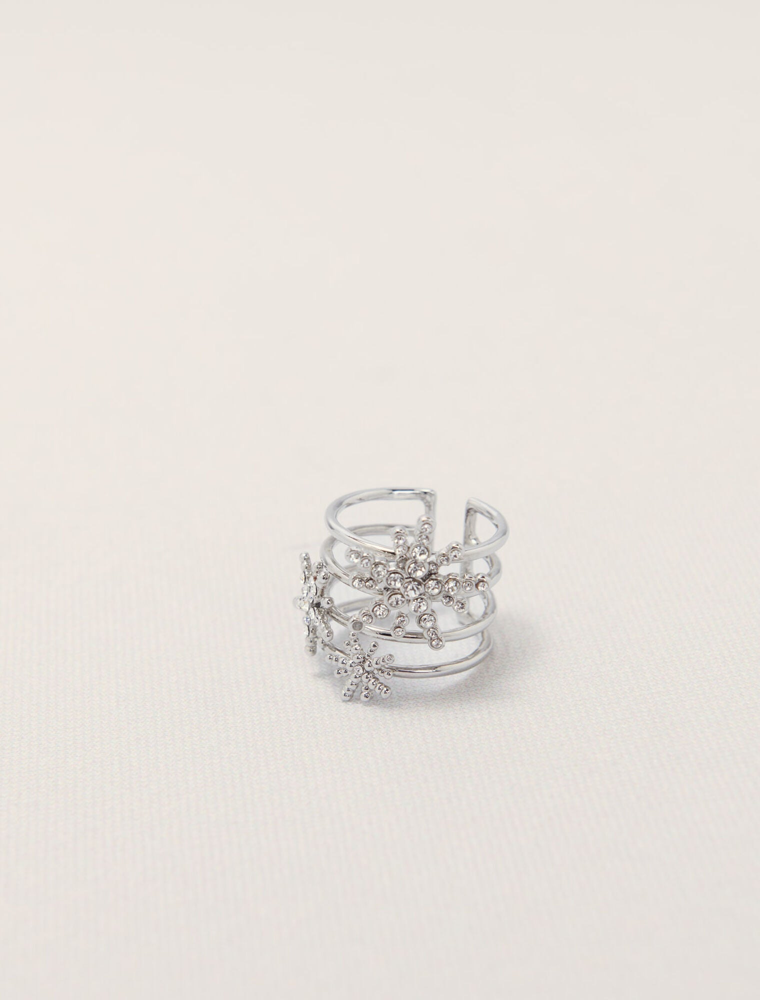 Silver-Rhinestone star ring