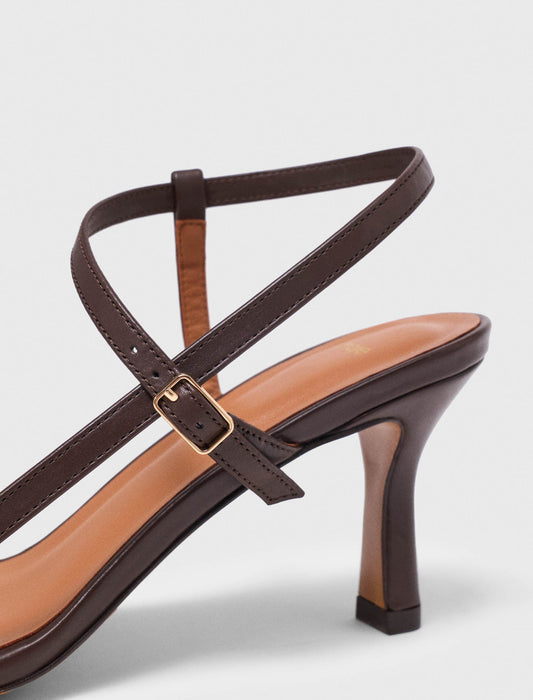 Strappy leather sandals Brown