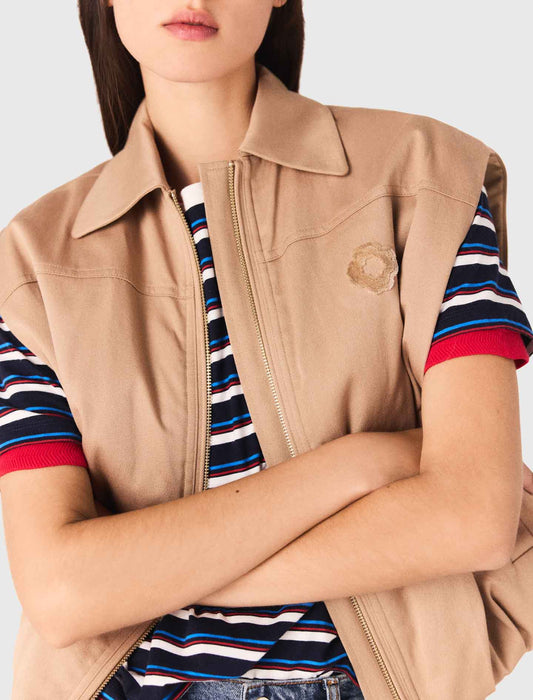 Sleeveless jacket