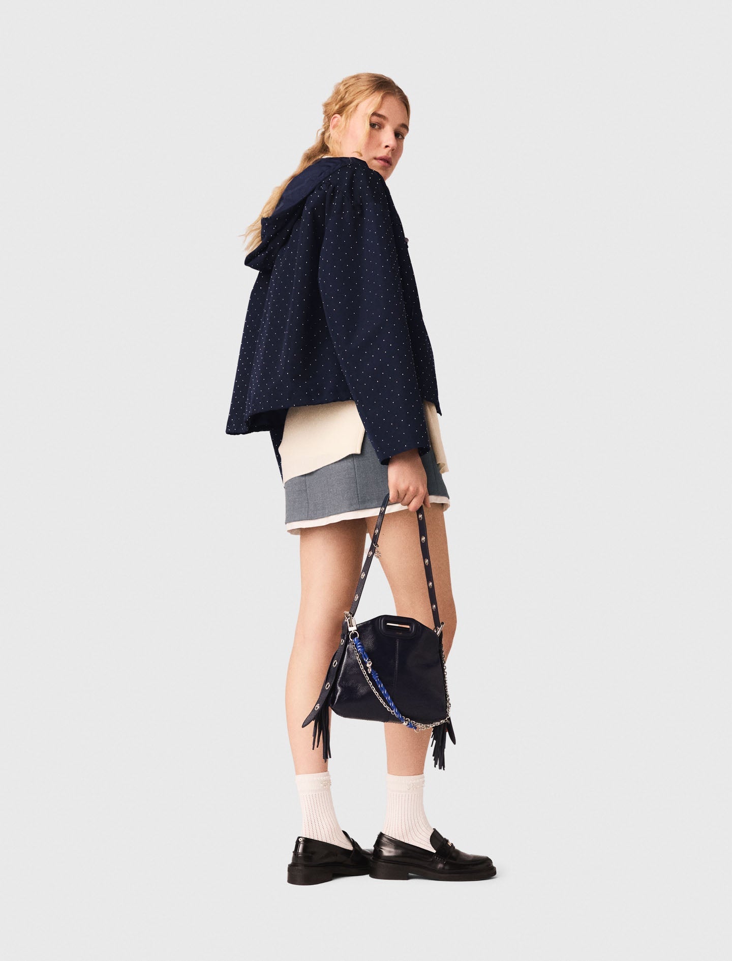 جاكيت مزينة بأحجار الراين بغطاء رأس