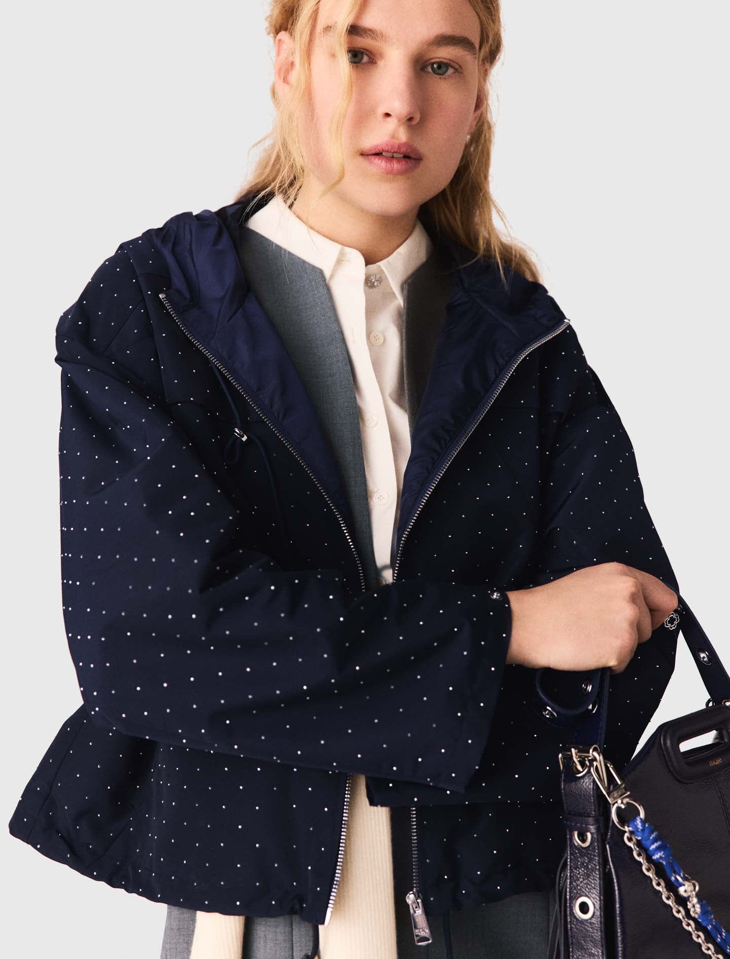 جاكيت مزينة بأحجار الراين بغطاء رأس