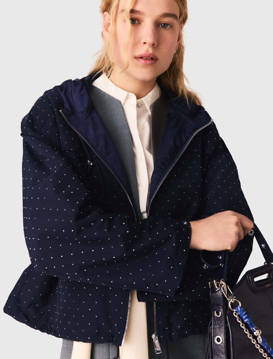 جاكيت مزينة بأحجار الراين بغطاء رأس