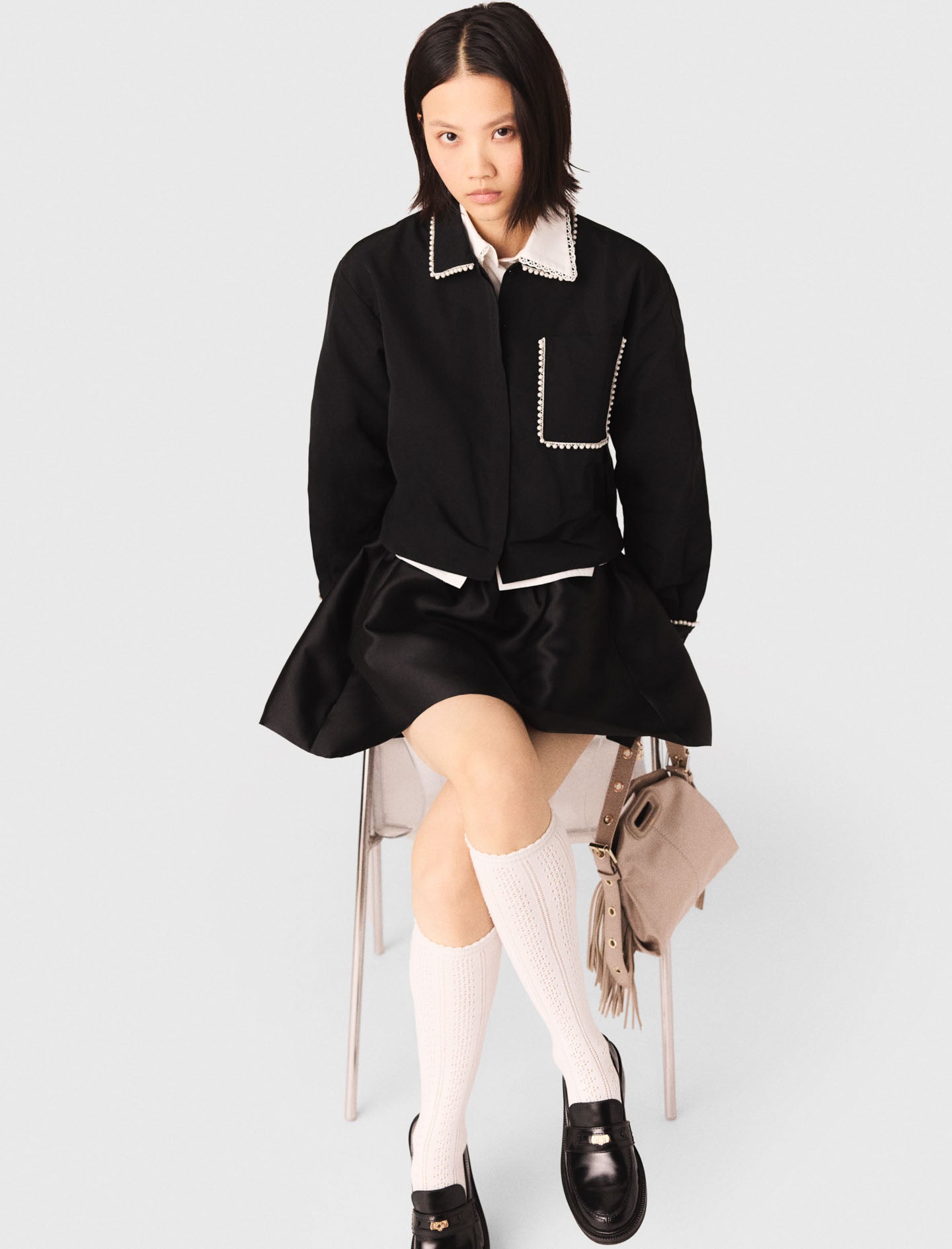 قميص أسود قصير