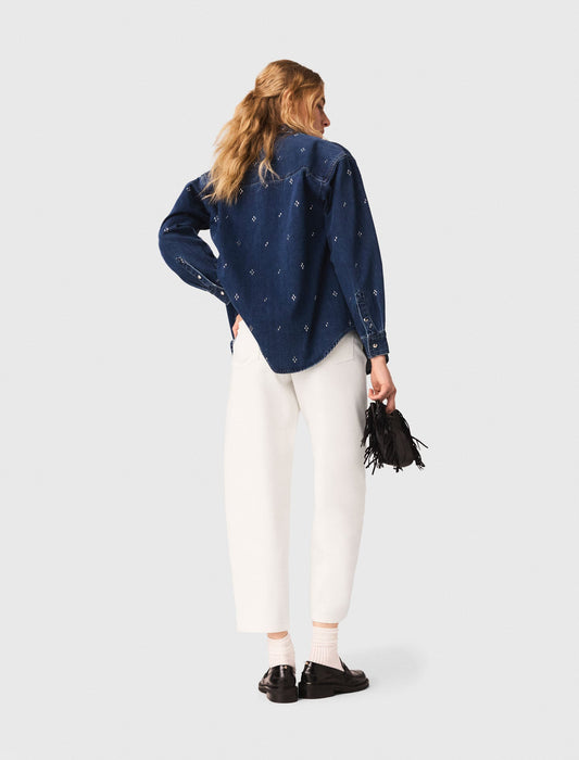 قميص دنيم مزين بأحجار الراين