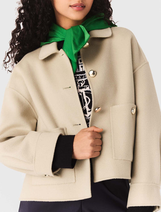 جاكيت عصري قصير