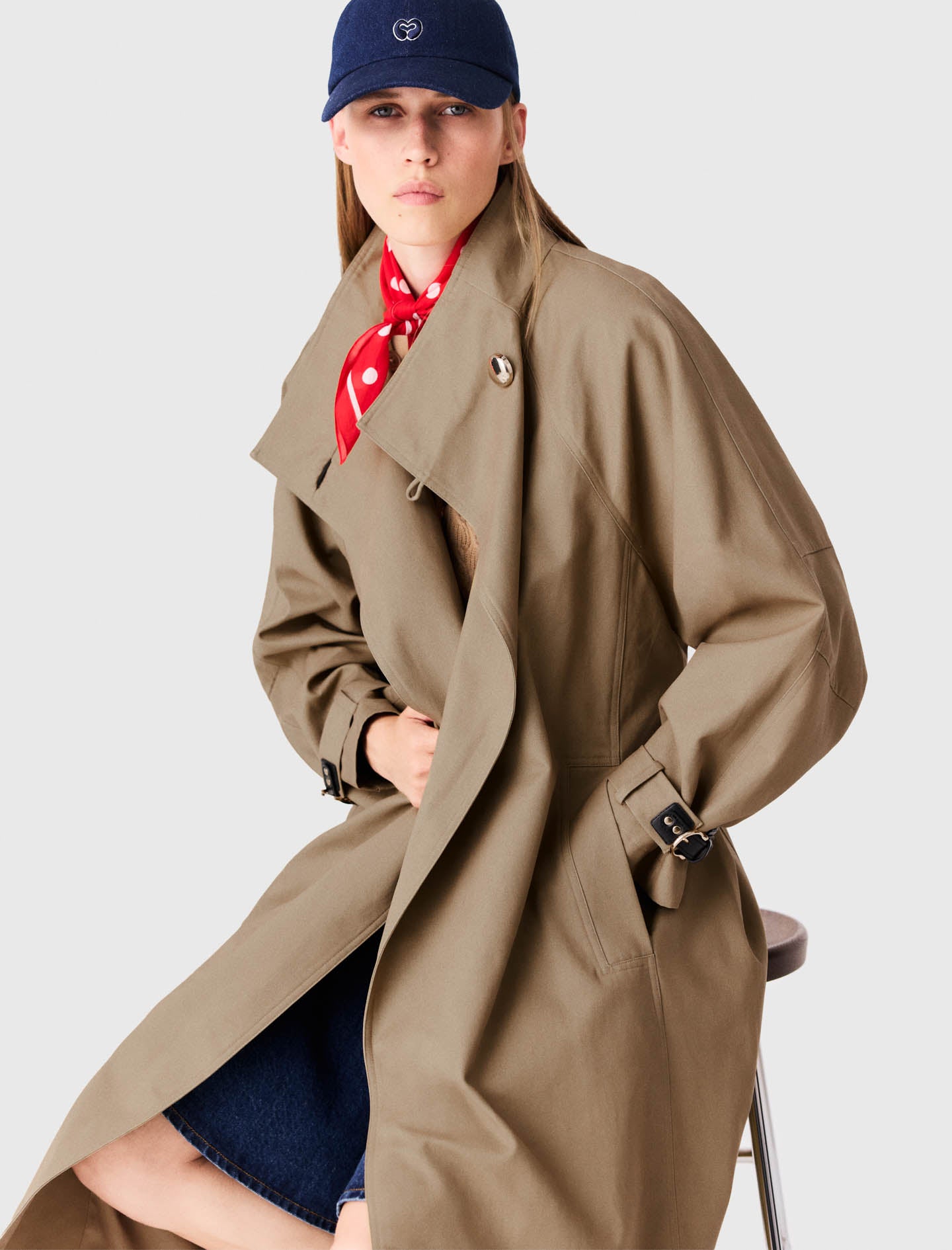 Long belted trench, gold buttons Beige