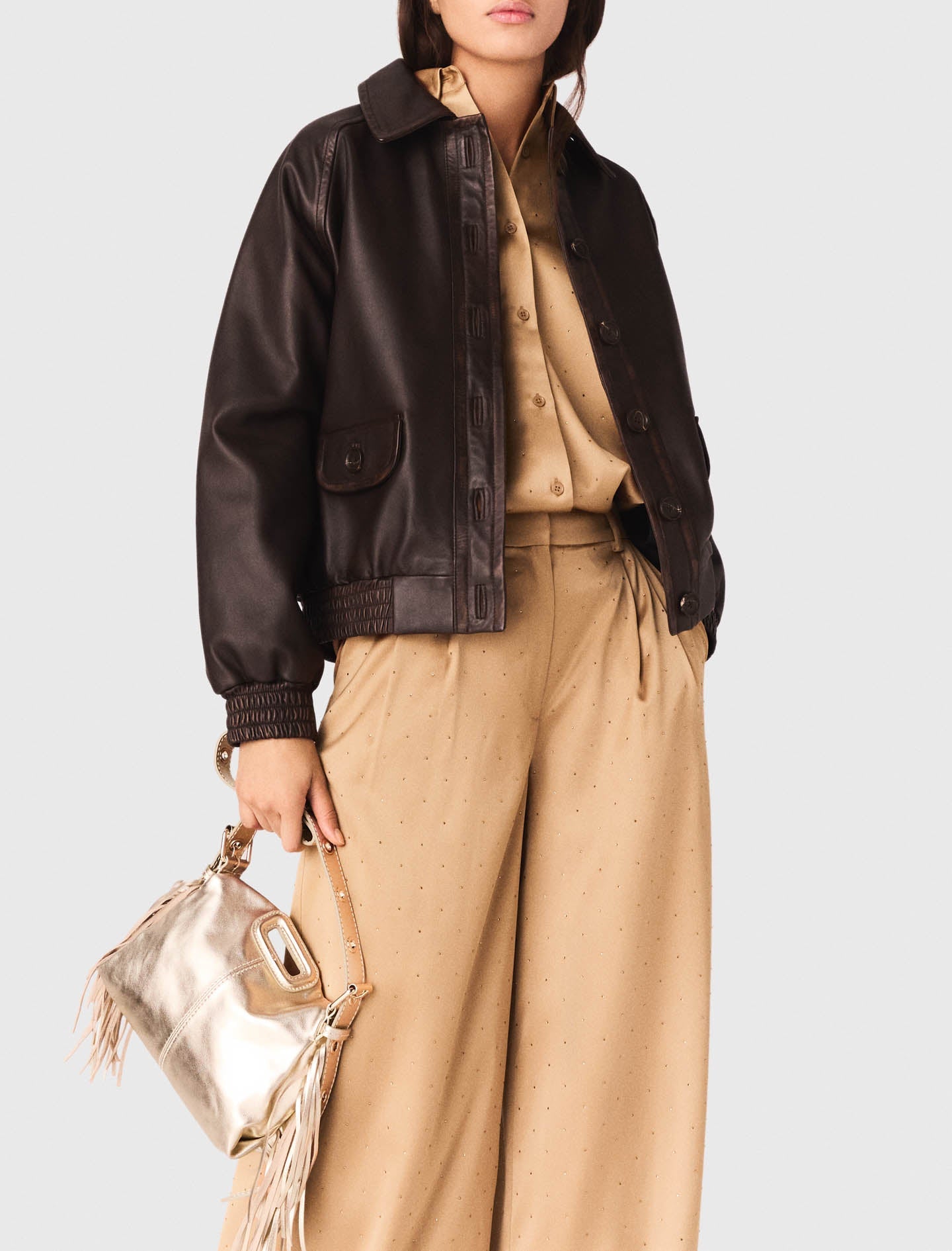 بنطلون من الساتان المزين بأحجار الراين