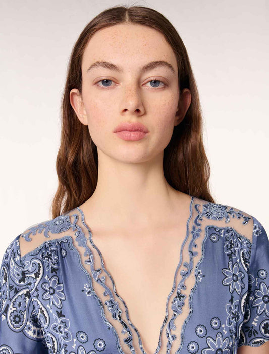 Blue bandana print-Patterned flowing maxi dress