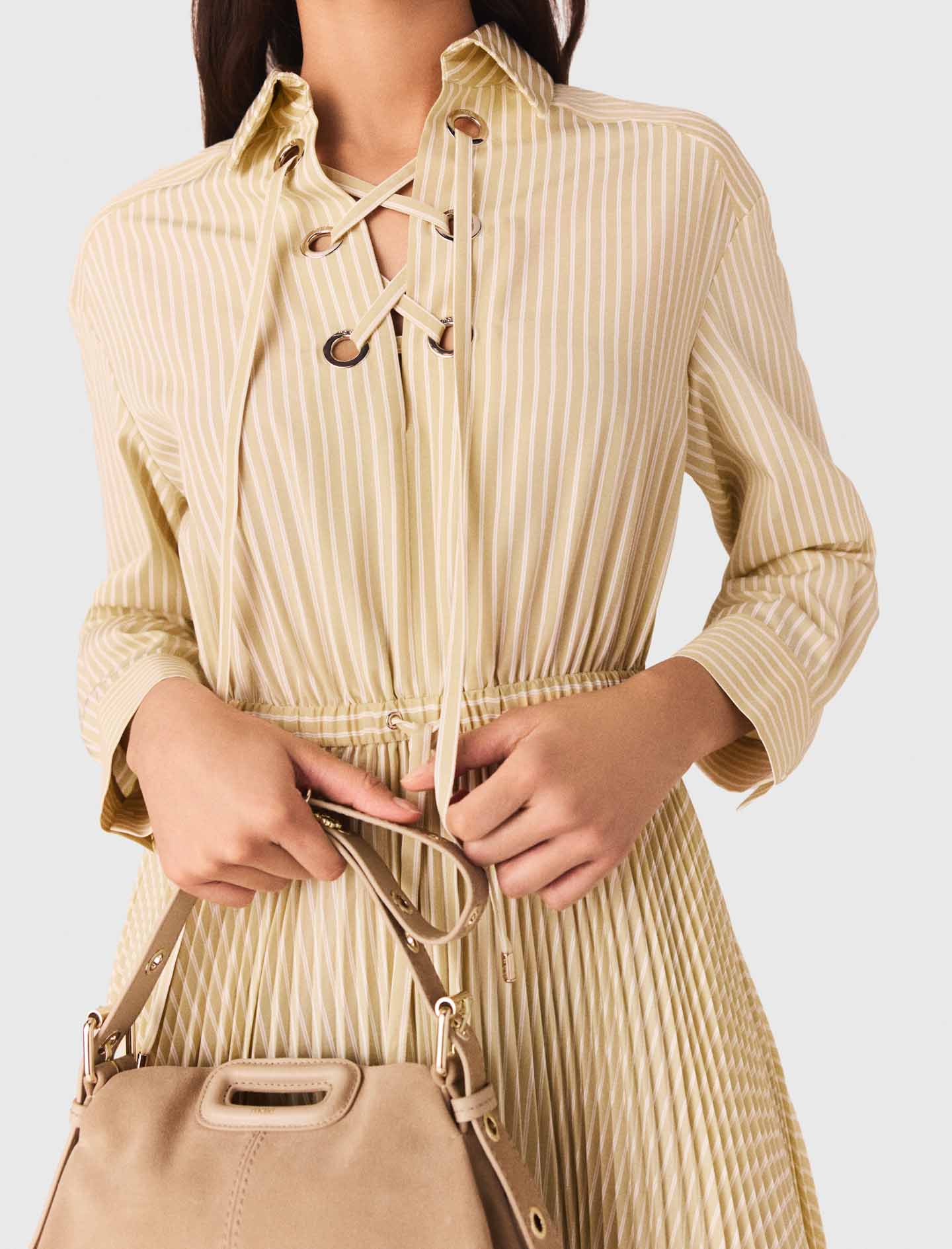 فستان ماكسي بثنيات