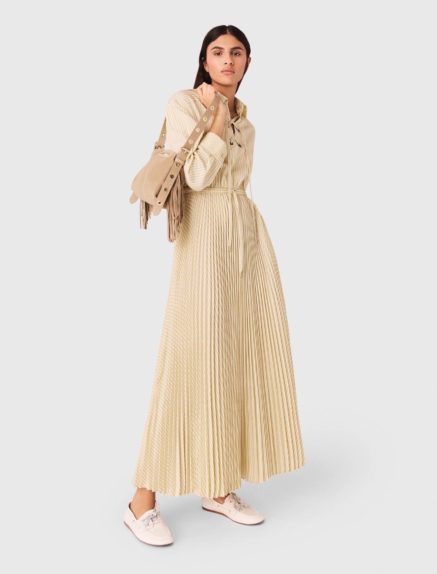 فستان ماكسي بثنيات