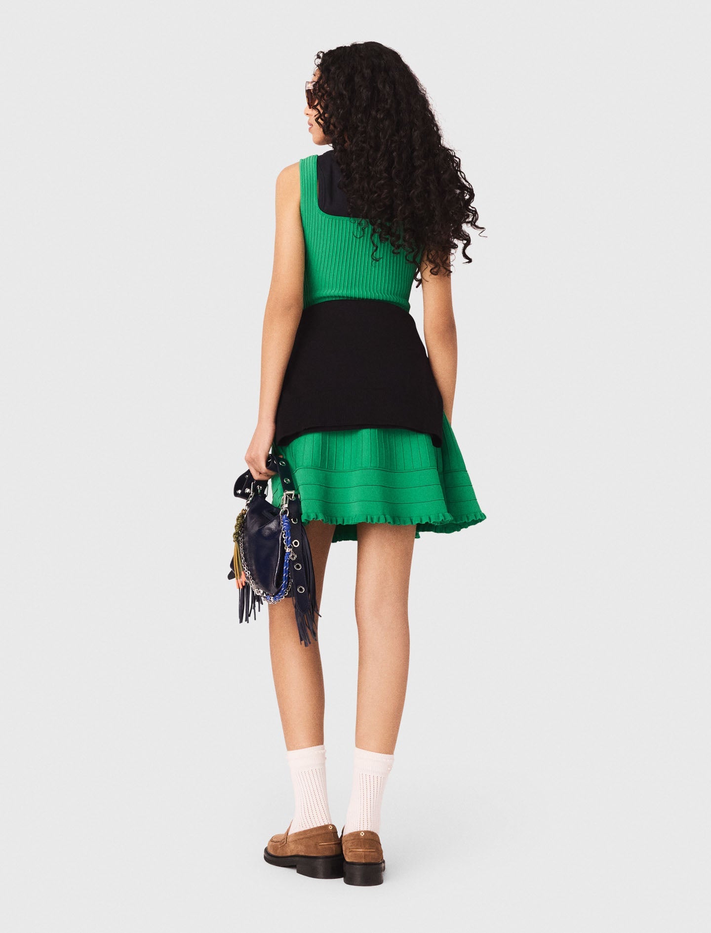 فستان محبوك بدون أكمام