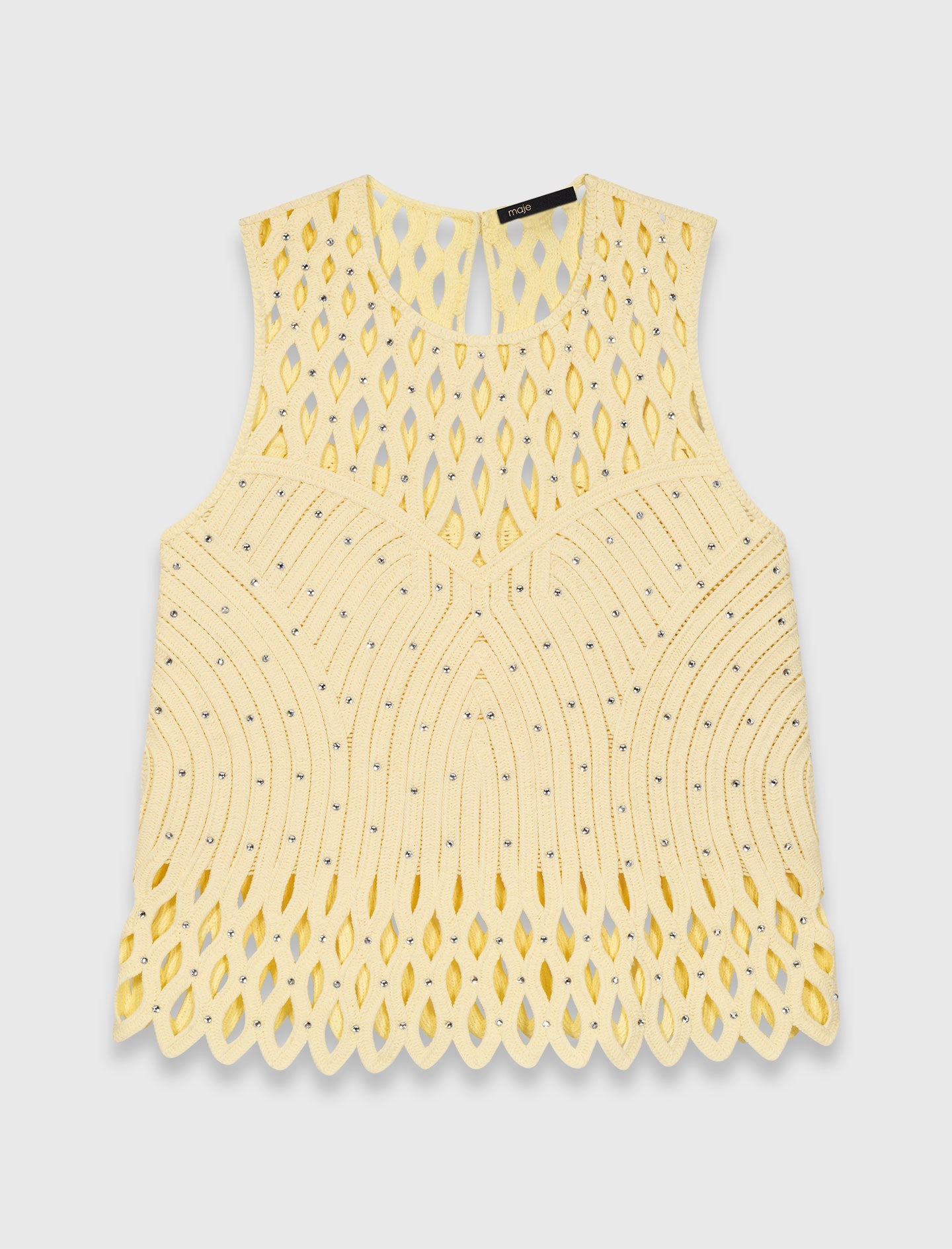 كنزة كروشيه مزينة بأحجار الراين